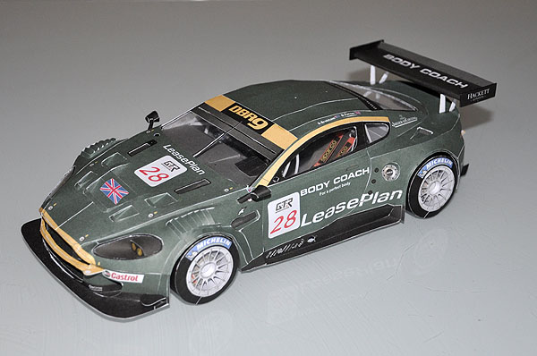 Aston_Martin_DBR9_02.jpg