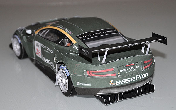 Aston_Martin_DBR9_06.jpg