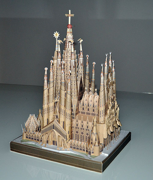 Sagrada_Familia_02.jpg