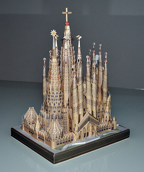 Sagrada_Familia_03.jpg