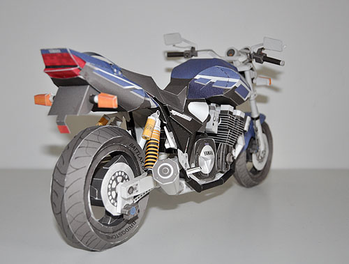 Yamaha XJR1300 01.JPG